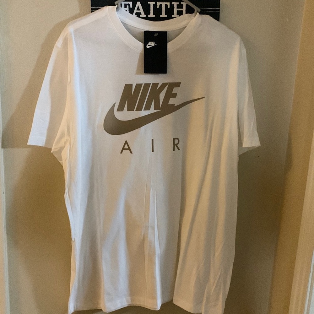 Nike Air Reflective t shirt Large